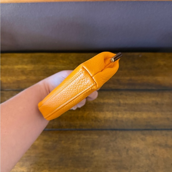 ✨NWOT - Dooney & Bourke Pebble Leather Large Framed Kisslock Coin Purse✨ - Picture 6 of 6